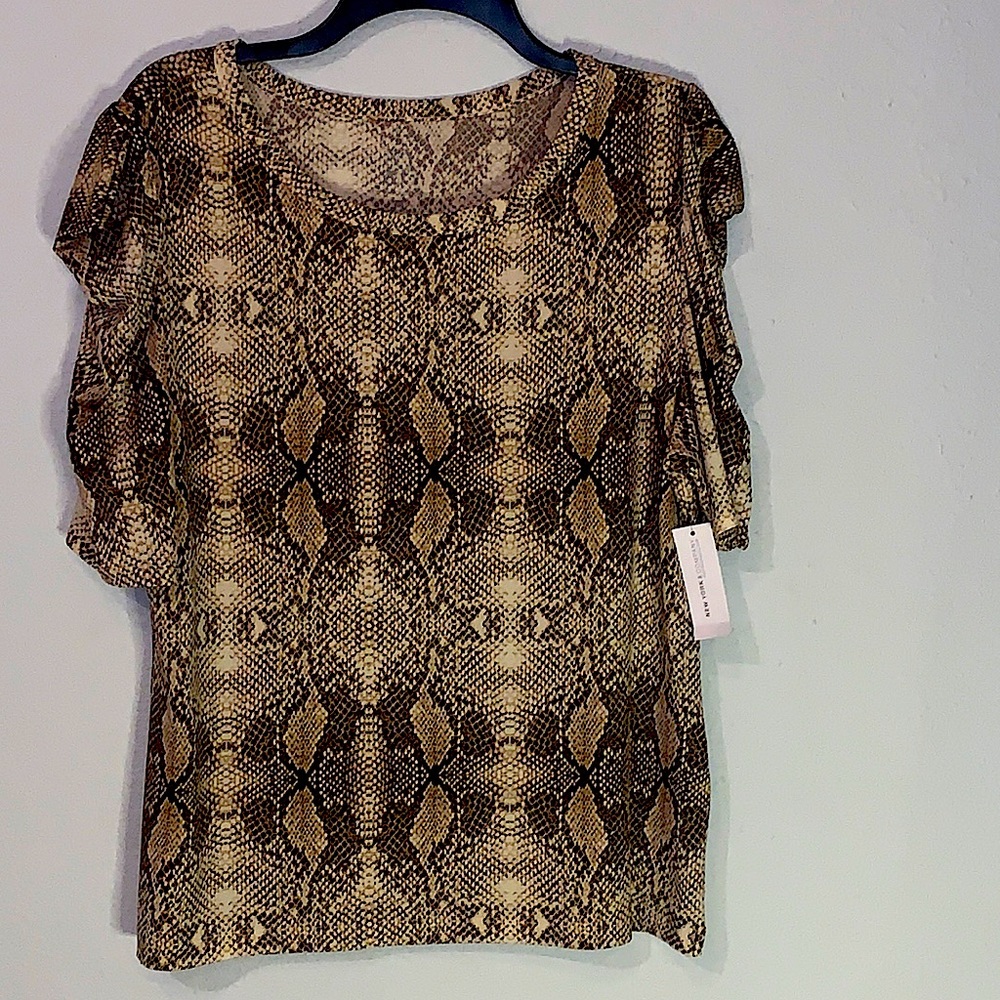 New York and Company Snakeskin print Blouse. Size XL.